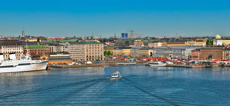 Discover the highlights and hidden gems of Helsinki on a day tour